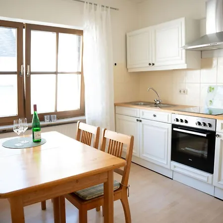 Ferienwohnung Weingut Claes Schmitt Erben Trittenheim Exterior foto