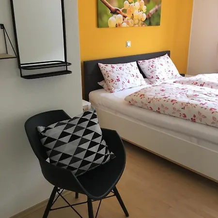 Ferienwohnung Weingut Claes Schmitt Erben Trittenheim Exterior foto